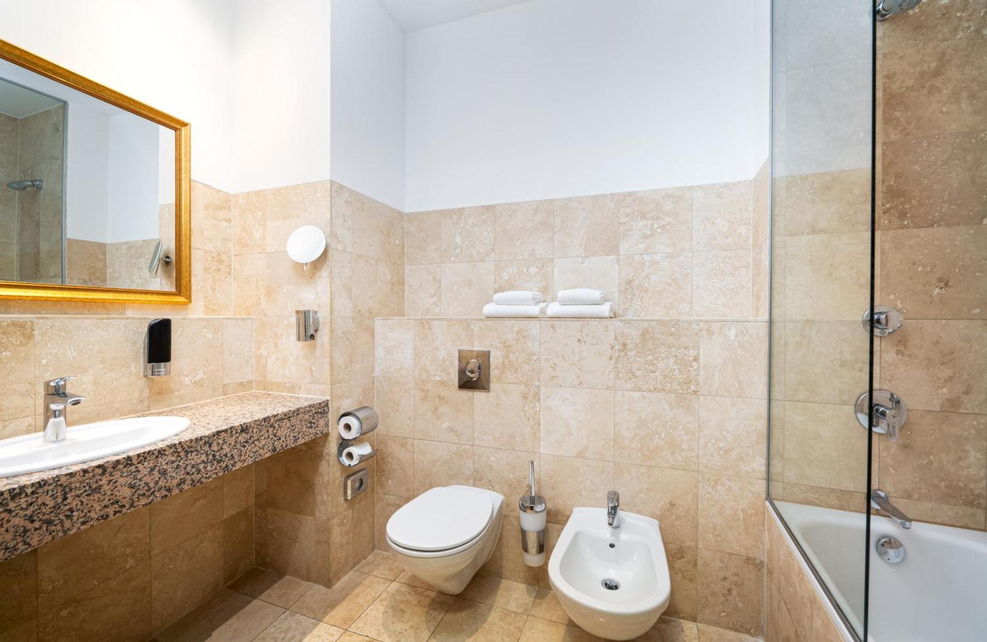 Hotel Leonardo Ku'damm 4*